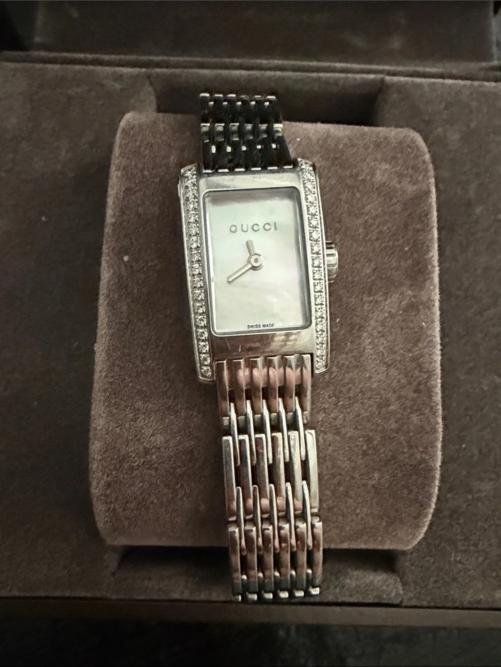 Gucci Authentic silver Women's Diamond-Trim Rectangular Bracelet Watch PUT AN OF